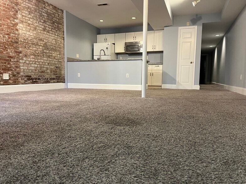 Building Photo - 2015 Columbia Rd NW