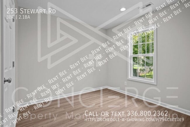 Building Photo - 253 Stewart Rd SE