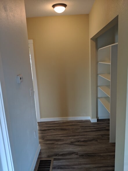 Hallway - 7138 N Central St
