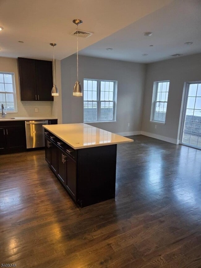 Building Photo - 59 Willet St