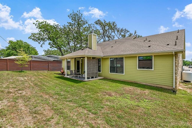 Building Photo - 224 Charli Cir