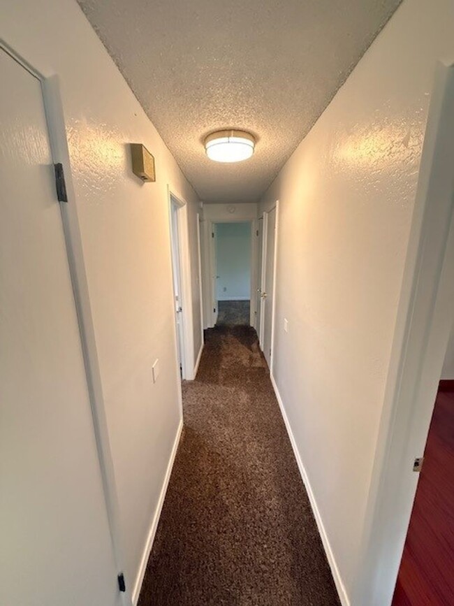Building Photo - 3003-3003 Juanipero Way