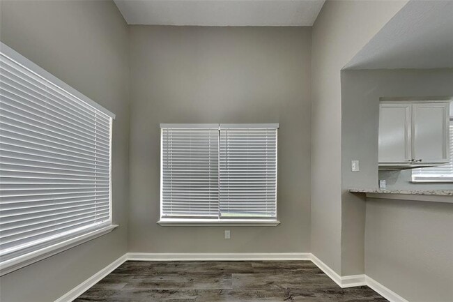 Building Photo - 24115 Scrivener Ln