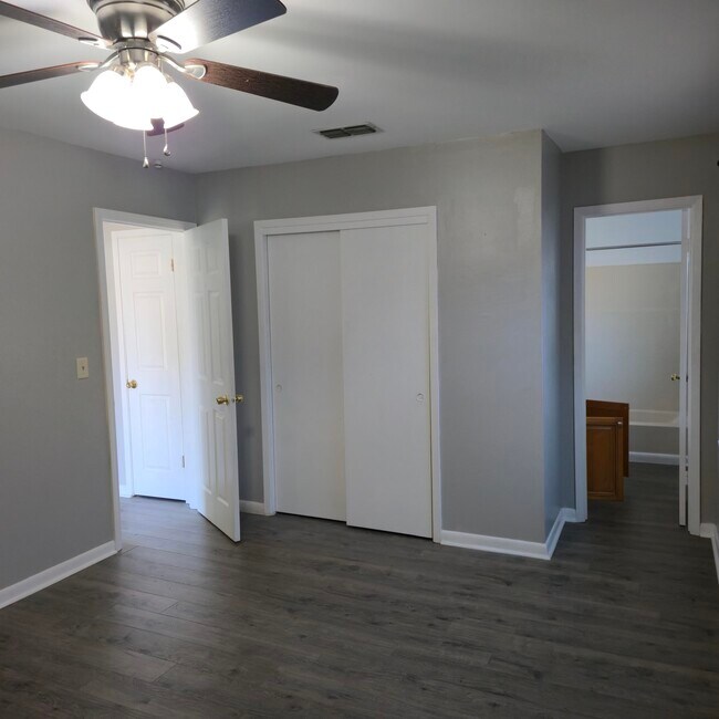 Building Photo - 75 7th Ave