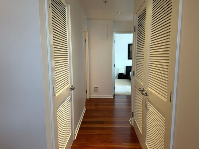 Building Photo - Epic REA: Fabulous 2 BR/2 BA South Beach C...