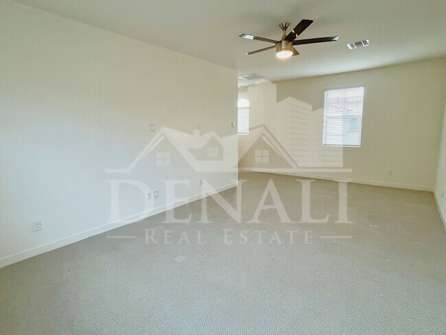 Building Photo - 17155 N 9th Pl