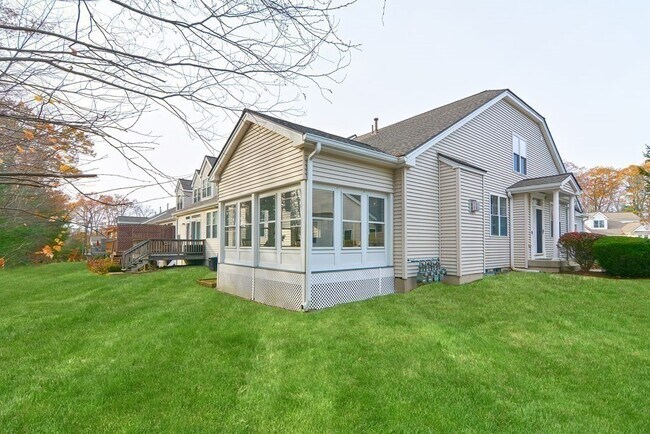 Building Photo - 17 Linkside Ct