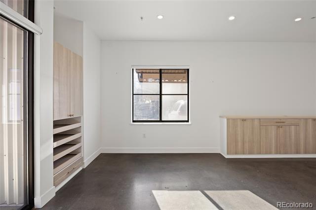 Building Photo - 3149 Blake St