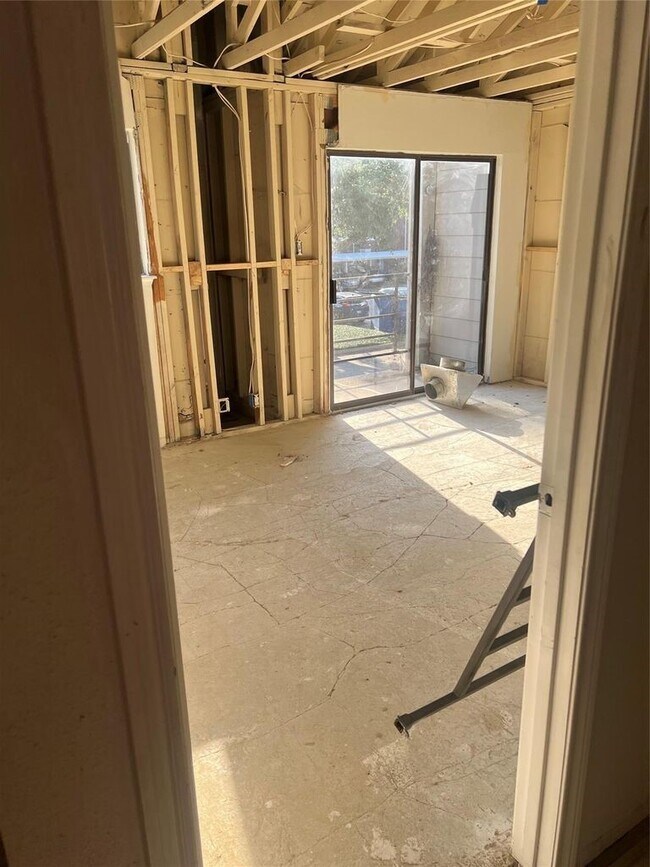 Building Photo - 2668 Bering Dr