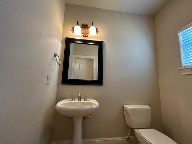 Building Photo - 3335 Hagen Lp