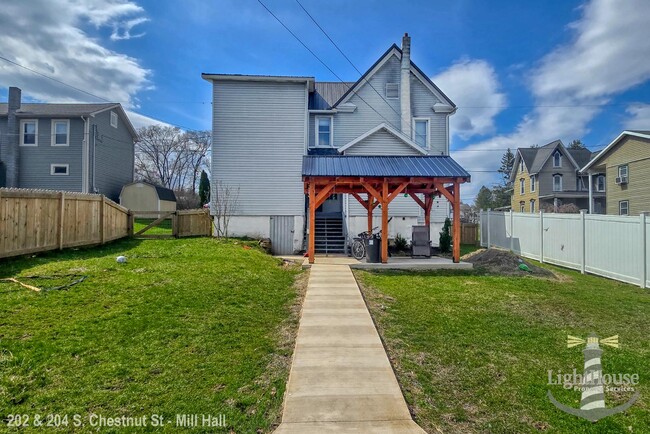 Building Photo - 202-204 S Chestnut St - 204