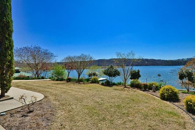 Building Photo - Smith Lake, 2 Bedroom, 2 bath