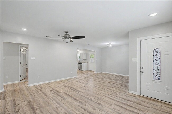 Building Photo - 2204 Mason Dr