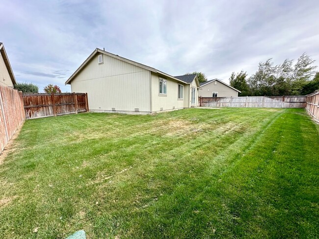 Building Photo - Charming 4-Bedroom Home with Large Fenced Yard and Modern Updates in Ellensburg