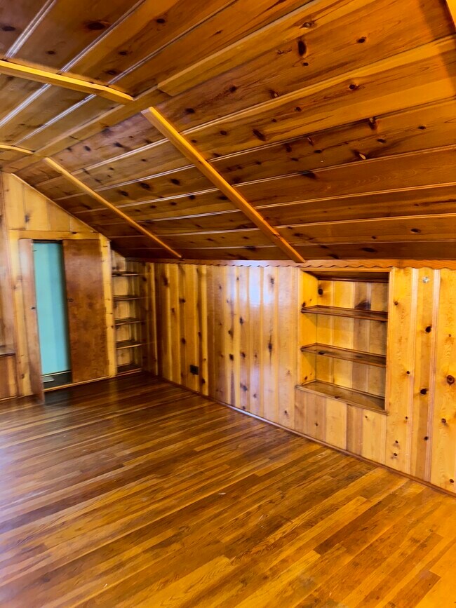 Building Photo - 20109 Stotter St