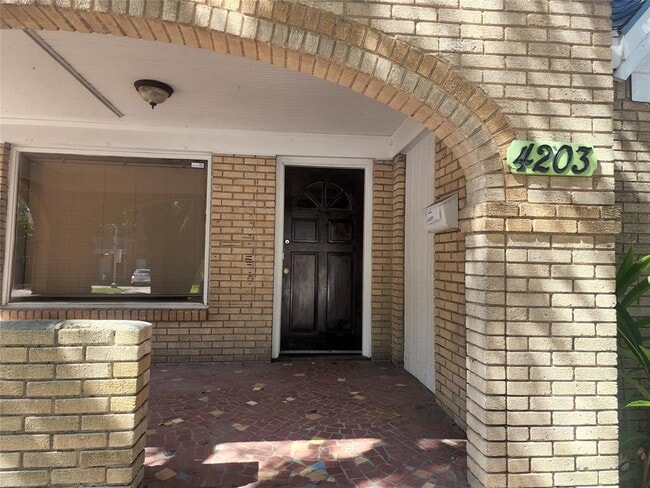 Building Photo - 4203 Polk St