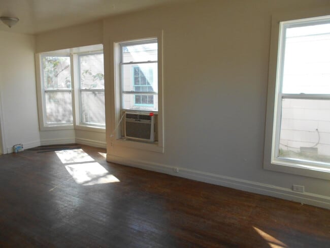 Building Photo - 2207 26th St