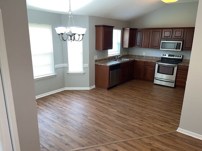 Building Photo - 149 Lancaster Way