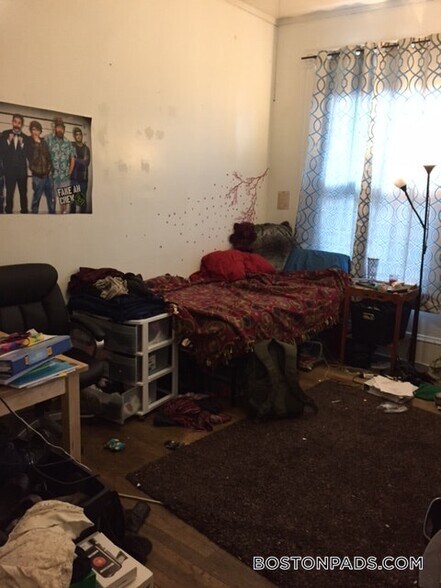 Building Photo - 73 Westland Ave