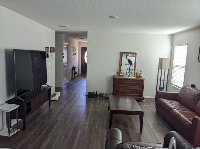 Building Photo - 345 Navidad Trail