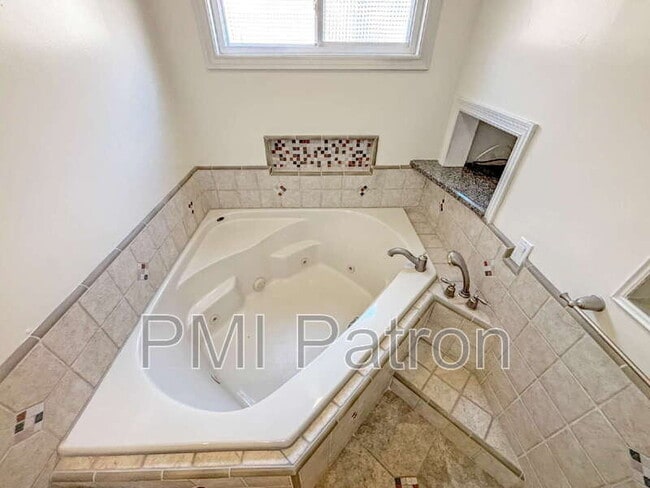 Building Photo - 926 Palo Verde Ave