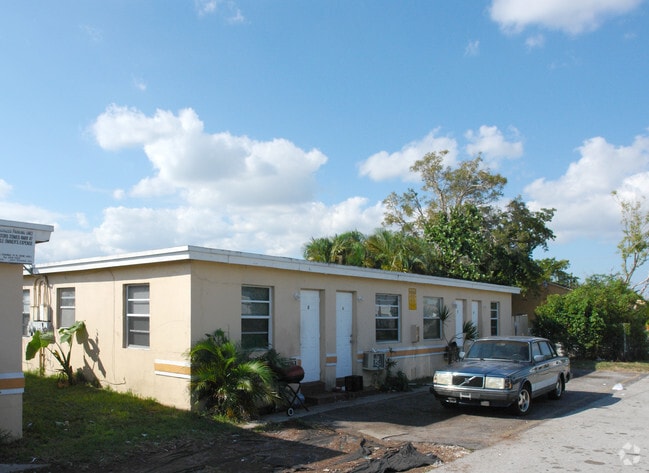 Building Photo - 539 NW 1st Ave