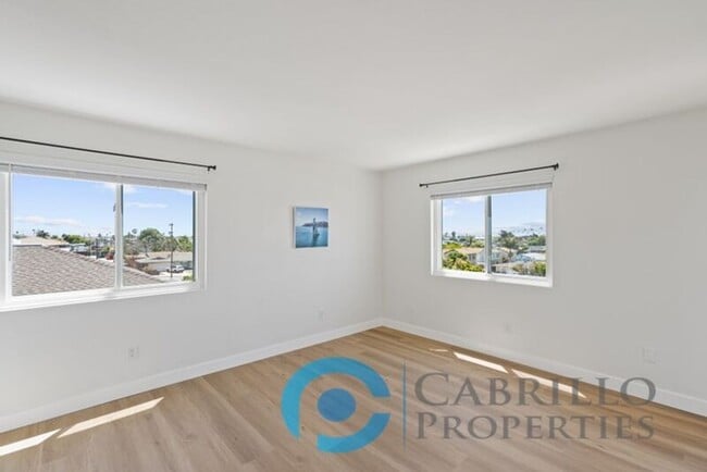 Building Photo - 526 11th St