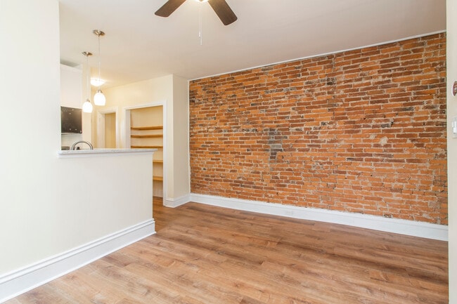 Building Photo - 328 W Front St