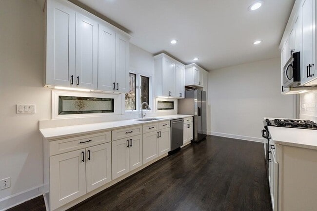 Building Photo - 3491 Roswell Rd NE