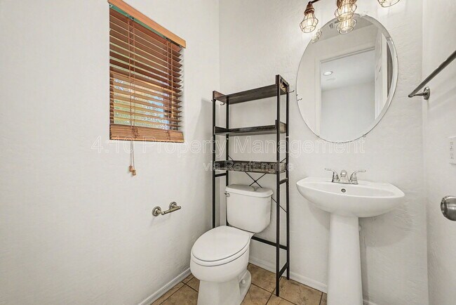 Building Photo - 6355 W Sophie Ln