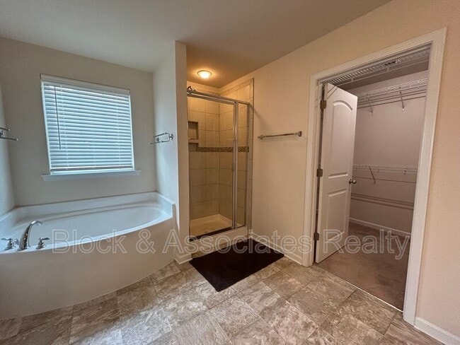 Building Photo - 1464 Land Grv Dr
