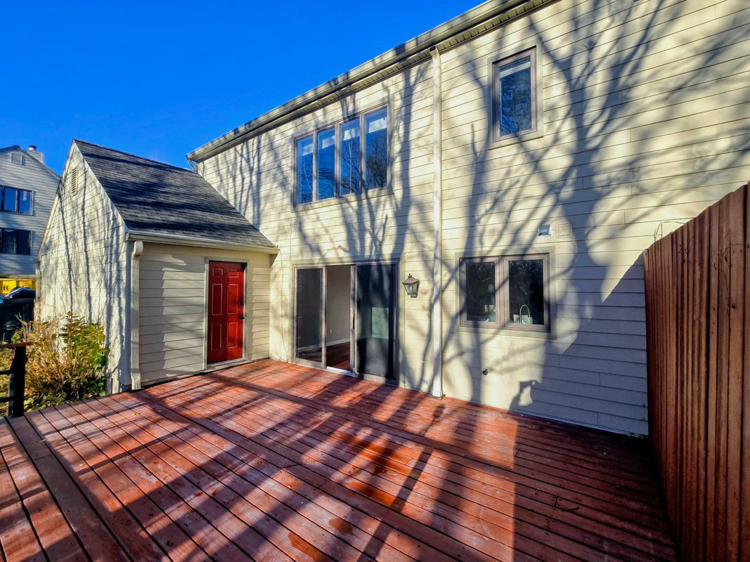 Building Photo - 11 Ingham Way