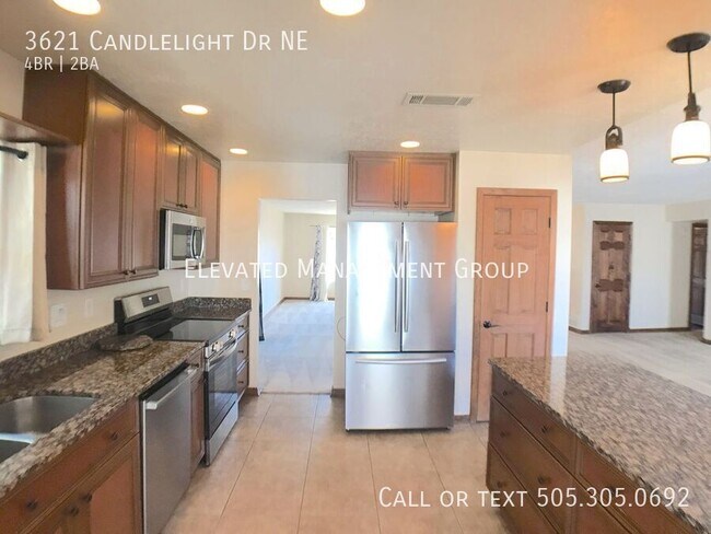 Building Photo - 3621 Candlelight Dr NE