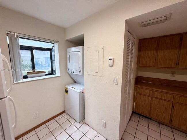 Building Photo - 114 Gardens Dr