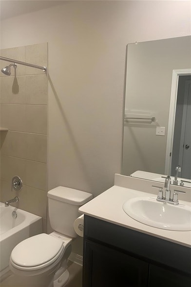 Building Photo - 14408 Castleford Dr