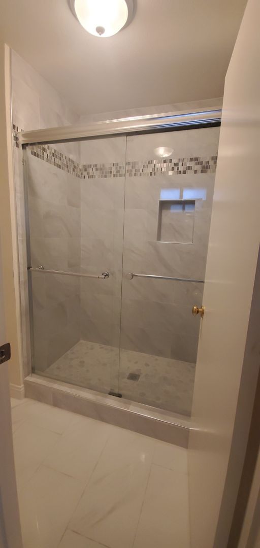 Building Photo - Stylish, Secure, and Pet-Friendly 3-Bedroo...