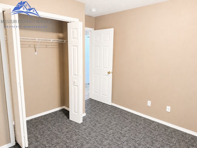 Building Photo - 5005 Peach Dr