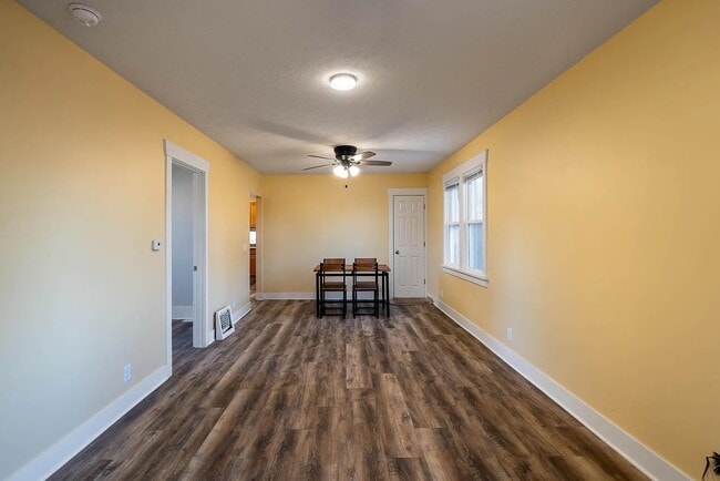 Building Photo - 411 Voorhis St