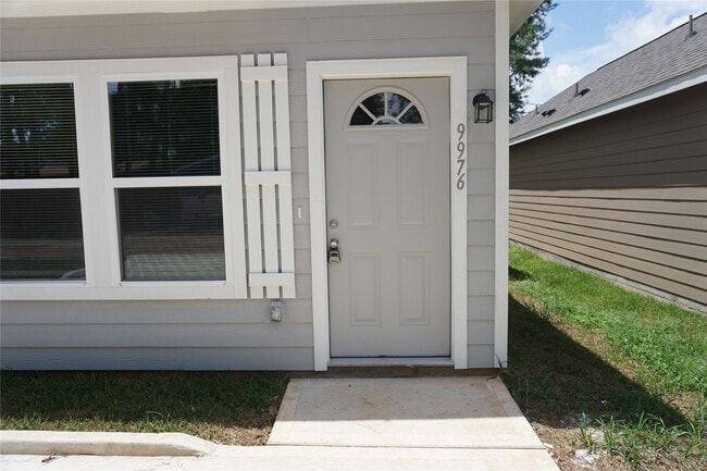 Building Photo - 9980 Calendar St