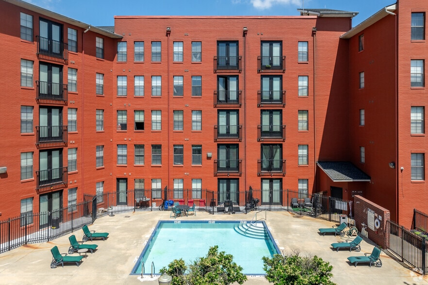 Primary Photo - InTown Lofts