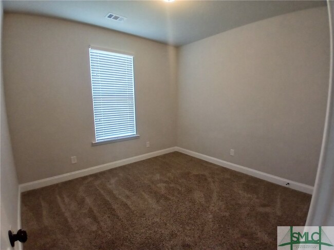 Building Photo - 176 Willow Dr