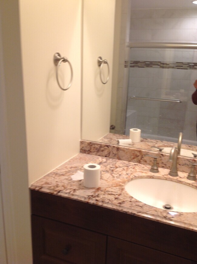 Full Bathroom - 41449 Autumn Sun Dr