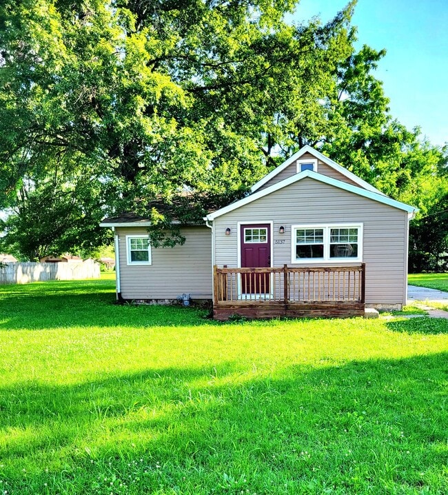 Building Photo - Beautifully Remodeled and Rent Ready.