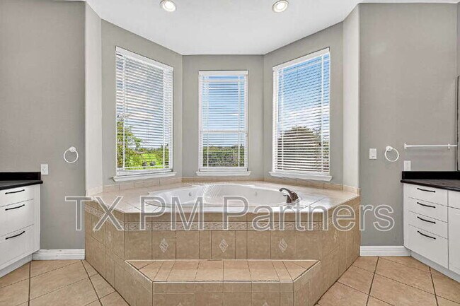 Building Photo - 13819 Lakeview Meadow Dr