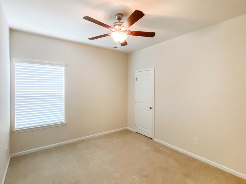 Building Photo - 2121 Aventon Ln