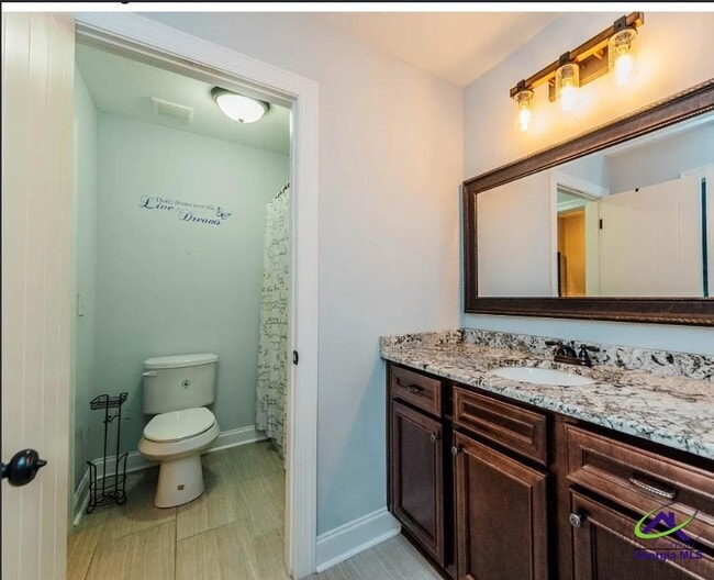 Building Photo - 111 S Carmenville Dr