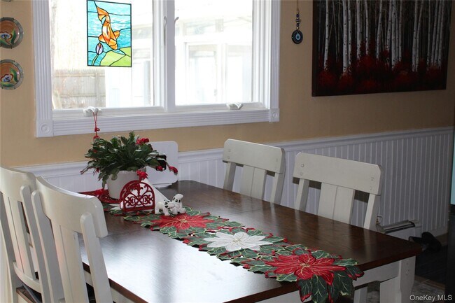 Building Photo - 32 Bellview Ave