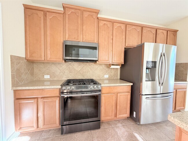 Building Photo - 28015 Silverstream Ct