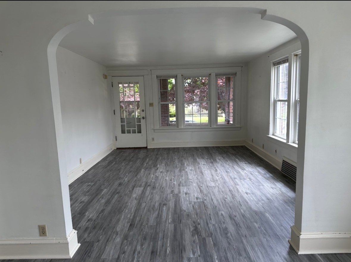 Living room with lots of natural light - 2712 S 9th St