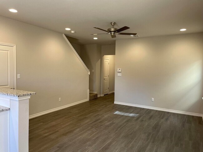 Building Photo - 107 Peruna Dr